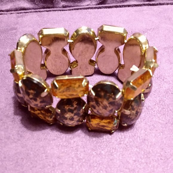Jewelry - Faux Stone Foil Gold Tone Bracelet